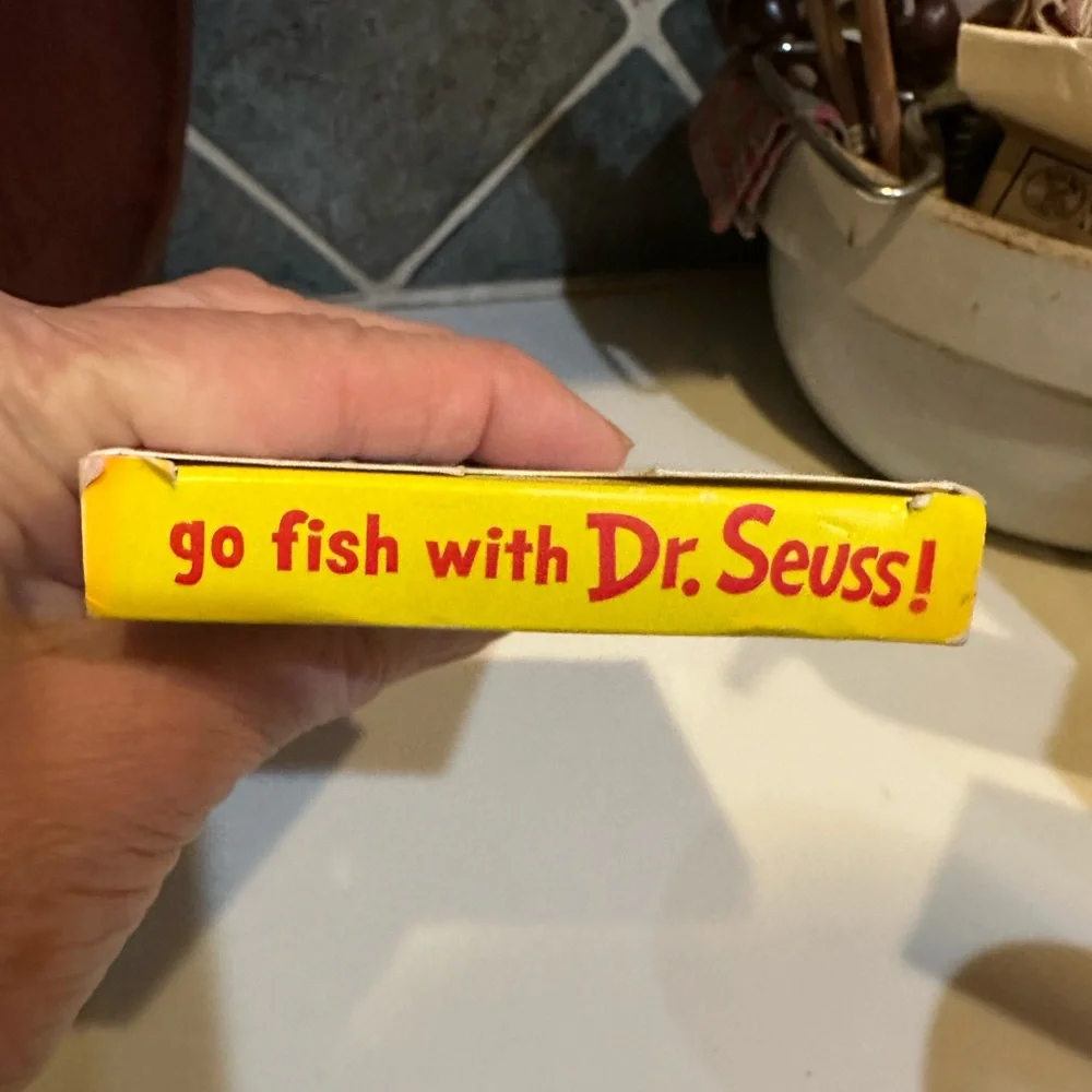 VTG 1998 DR SEUSS COLORFUL FISH CARD GAME ONE TWO RED GO UNIVERSITY GAMES CORP